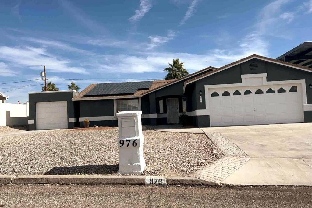 Spacious Getaway! Pool, Spa, Sleeps 9 Lake Havasu City Ngoại thất bức ảnh