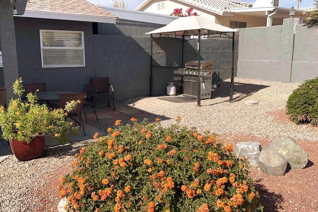 Spacious Getaway! Pool, Spa, Sleeps 9 Lake Havasu City Ngoại thất bức ảnh