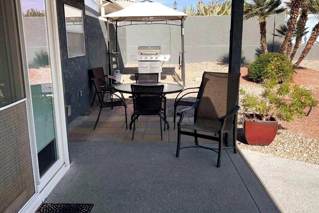 Spacious Getaway! Pool, Spa, Sleeps 9 Lake Havasu City Ngoại thất bức ảnh