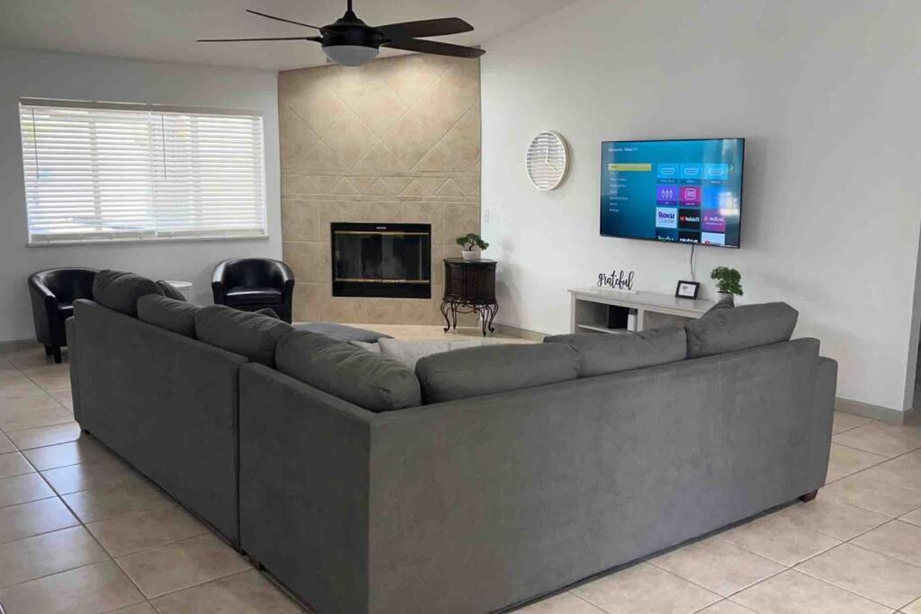 Spacious Getaway! Pool, Spa, Sleeps 9 Lake Havasu City Ngoại thất bức ảnh