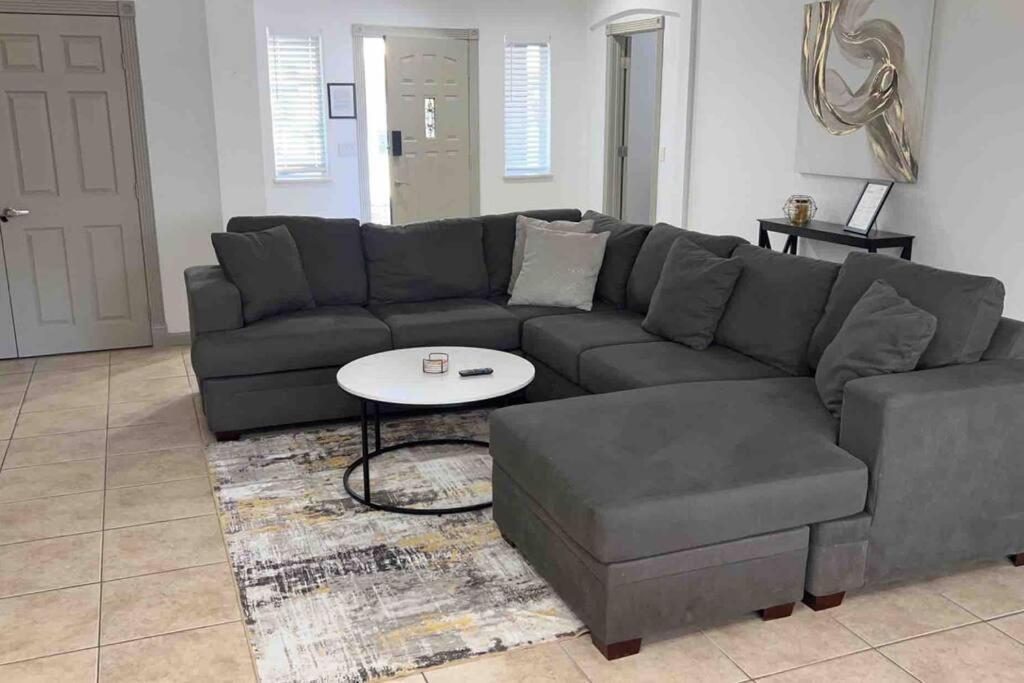Spacious Getaway! Pool, Spa, Sleeps 9 Lake Havasu City Ngoại thất bức ảnh