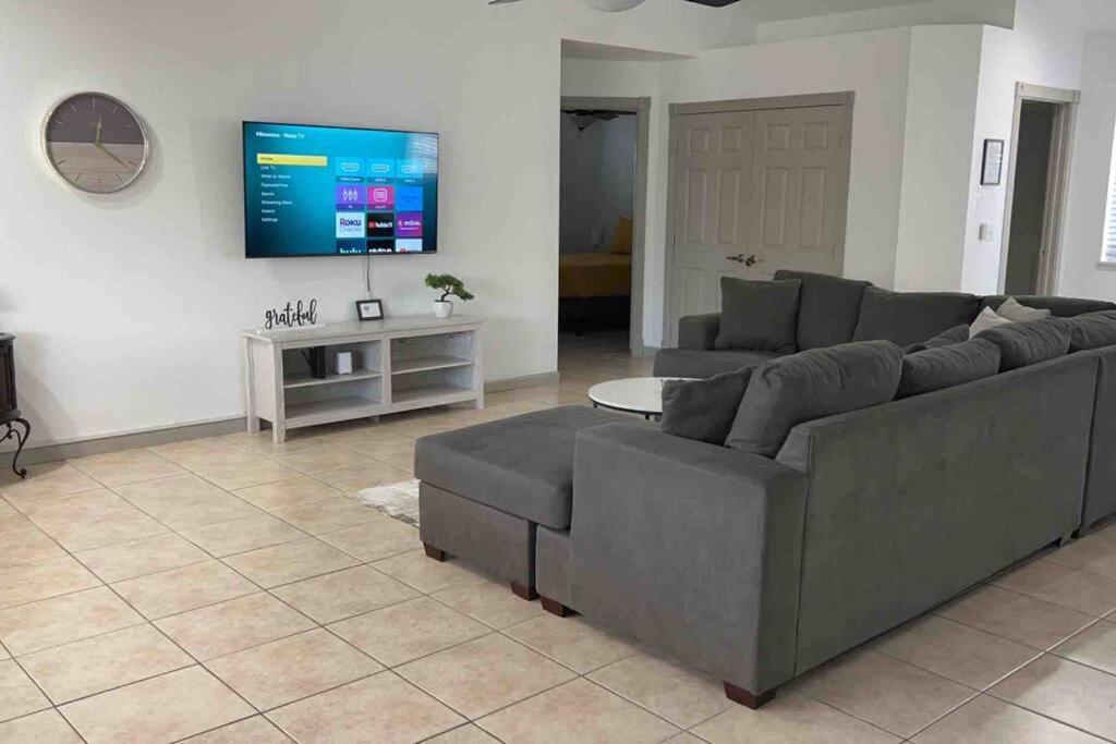 Spacious Getaway! Pool, Spa, Sleeps 9 Lake Havasu City Ngoại thất bức ảnh