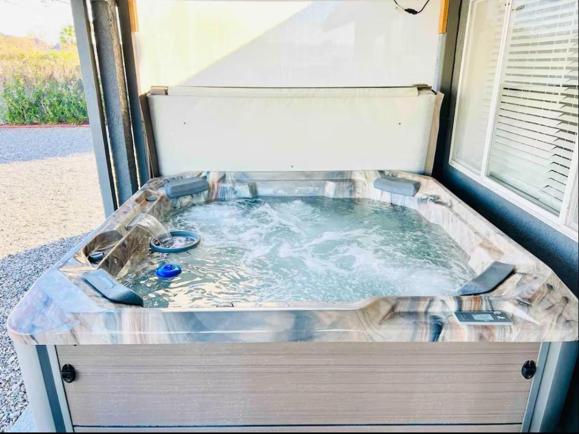 Spacious Getaway! Pool, Spa, Sleeps 9 Lake Havasu City Ngoại thất bức ảnh