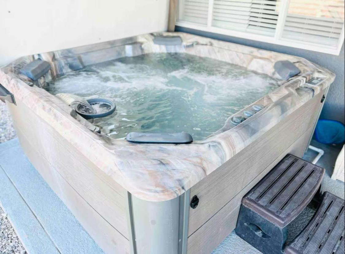 Spacious Getaway! Pool, Spa, Sleeps 9 Lake Havasu City Ngoại thất bức ảnh